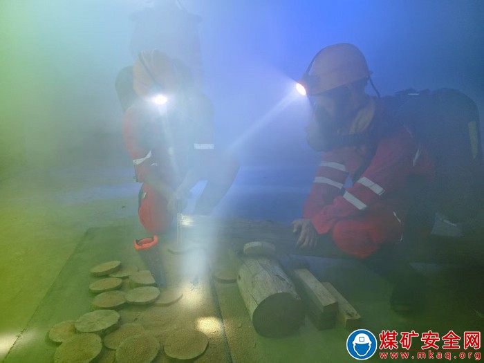 中煤新集公司救護大隊:模擬“實戰化”訓練  提升應急處置能力